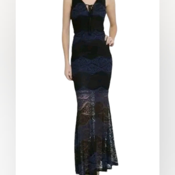 Clara Story Lace Mermaid Maxi Dress Wine/Black NWT - Picture 5 of 12